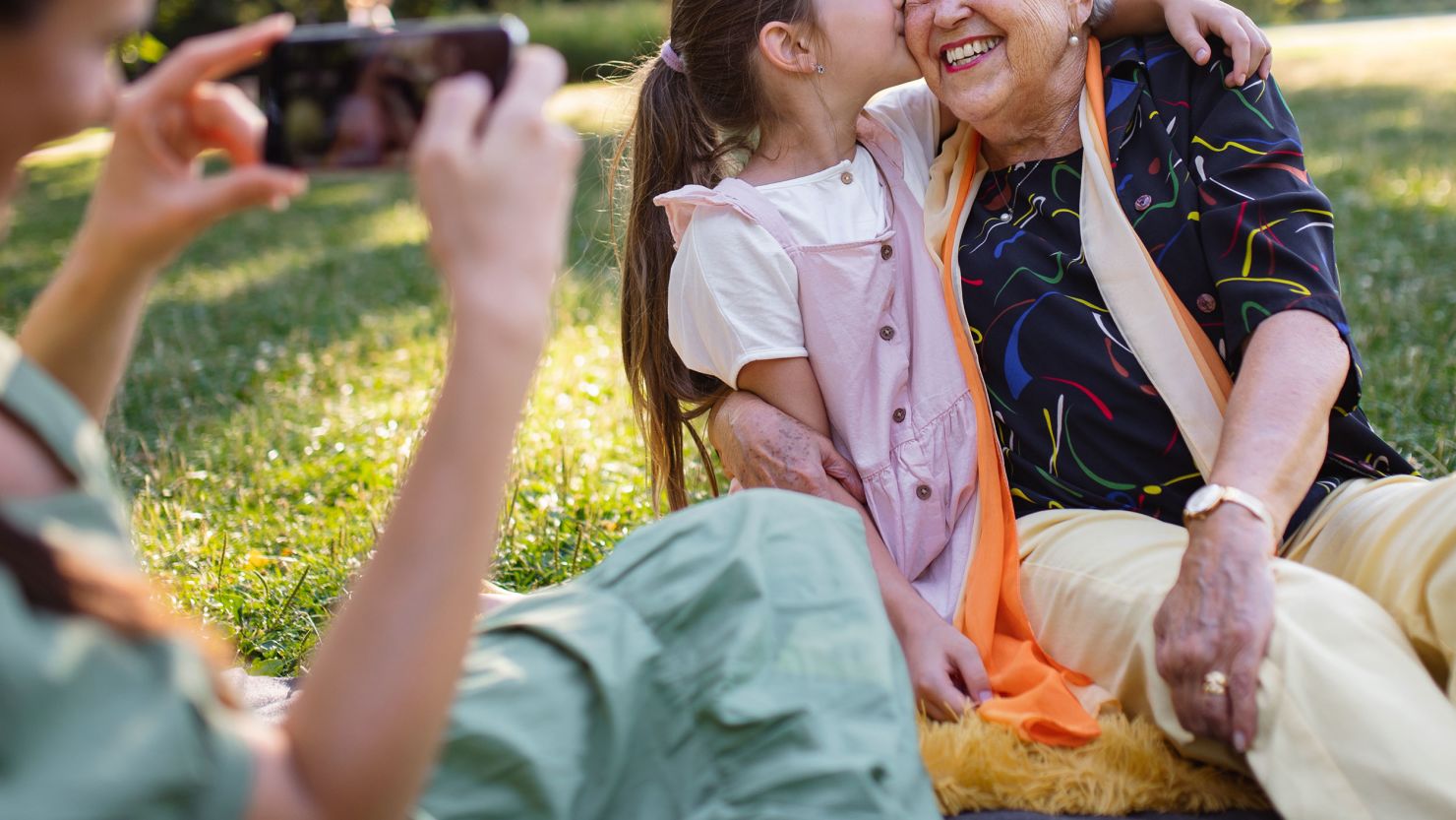 Grandparents’ support may lower risk of maternal depression, study says | CNN